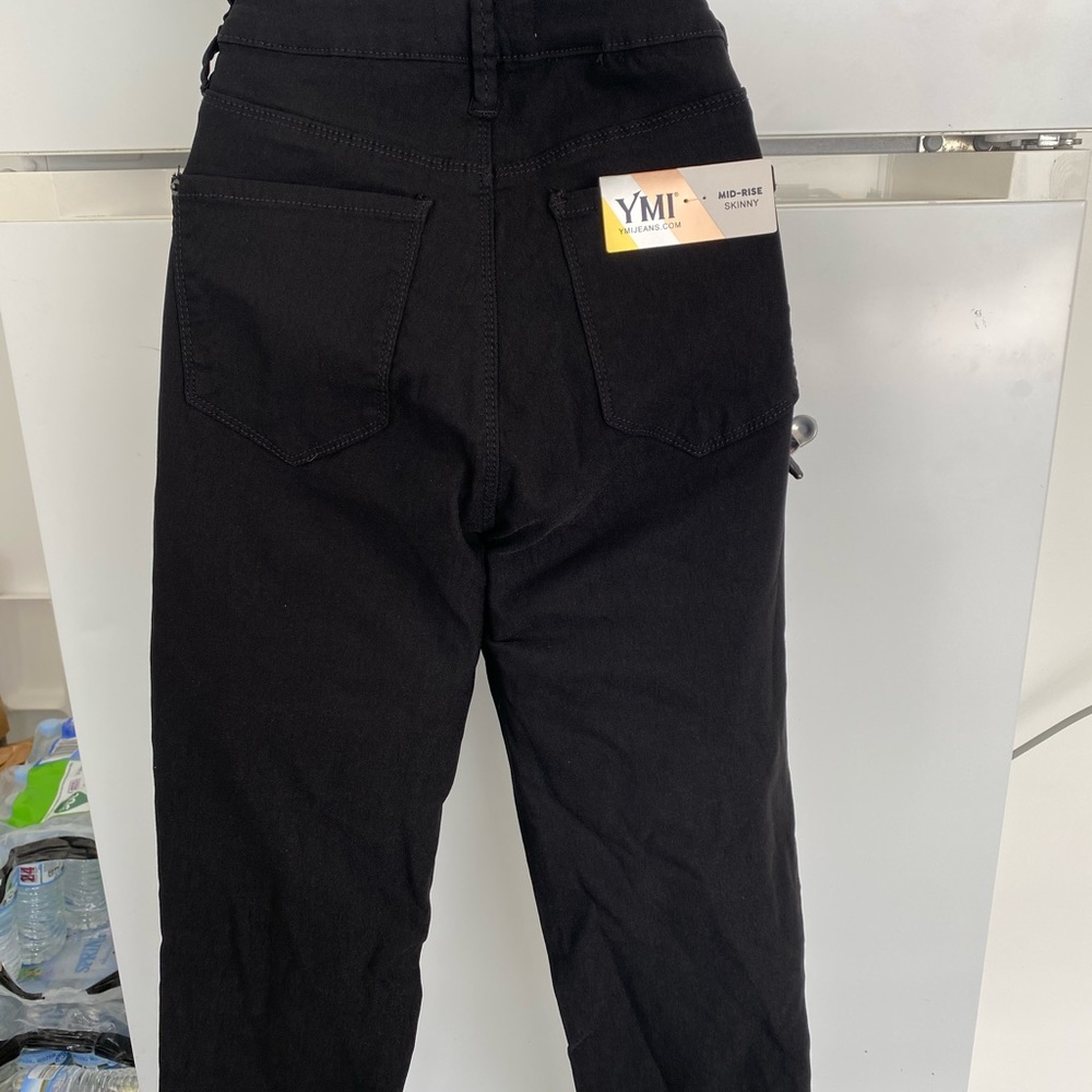 YMI’s PERFECT Jet black hyper stretch skinny Jean - Picture 3 of 7